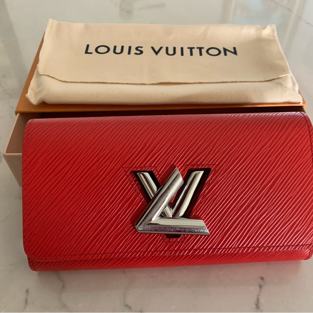 LOUIS VUITTON TWIST LV WALLET